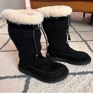 UGG Suburb Crochet Size 6 Suede Sweater Lined Boots